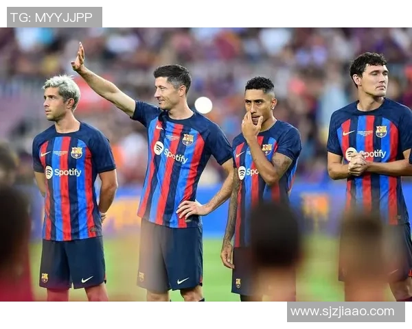 足球明星转型教练的成功与挑战分析及其对足球发展的影响 足球明星转型教练的成功与挑战分析及其对足球发展的影响