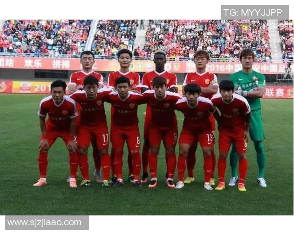 南京篮球队在世界杯预选赛中以62分稳居积分榜首位展现强劲实力 南京篮球队在世界杯预选赛中以62分稳居积分榜首位展现强劲实力